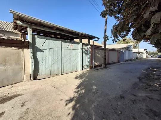 6-bedroom courtyard for sale