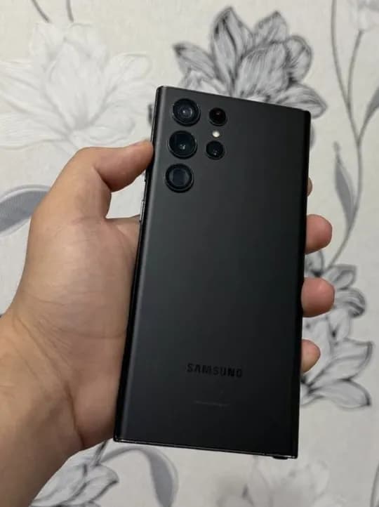 Samsung s22 ultra sotiladi 12/256 Gb