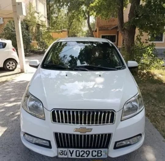 Nexia 3 сотилади