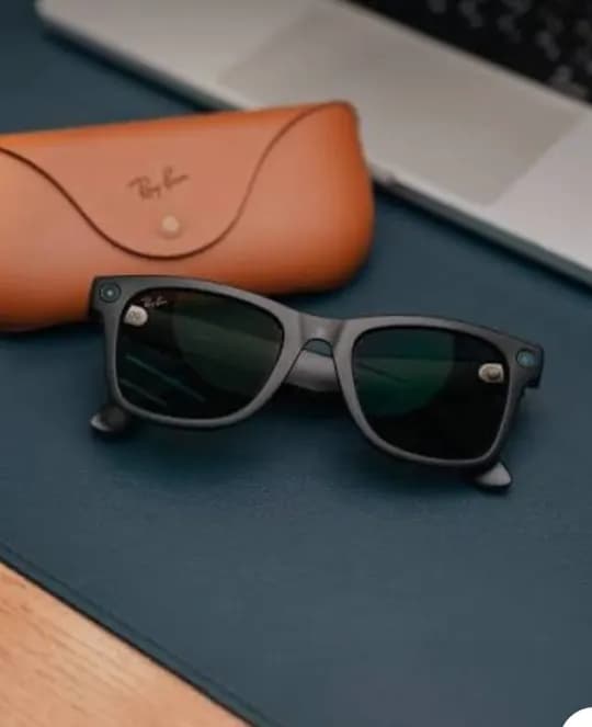 RayBan Meta glasses sold 32Gb