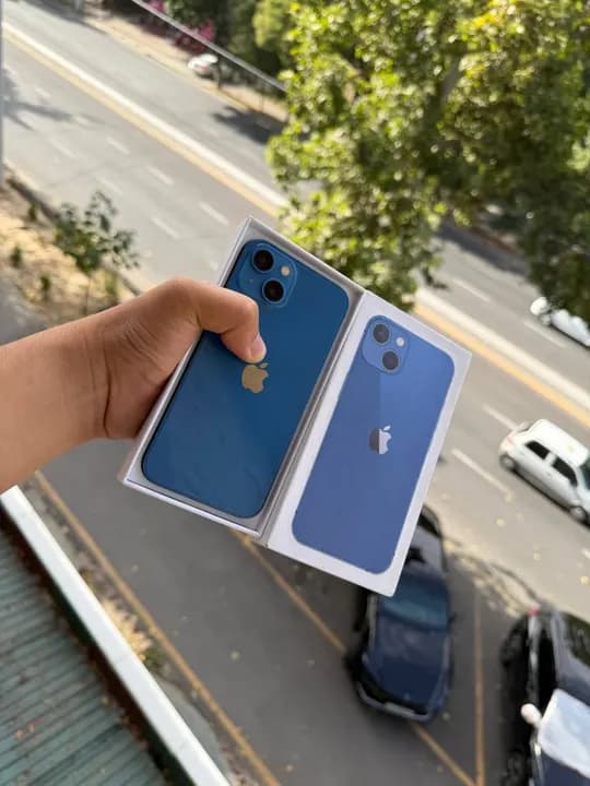 Iphone 13. 128 Gb