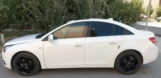 Lacetti sotiladi