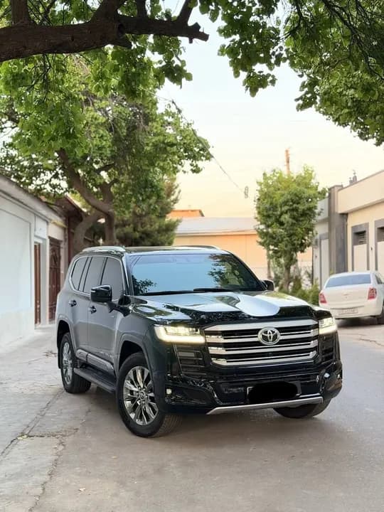 Toyota Land Cruiser 300