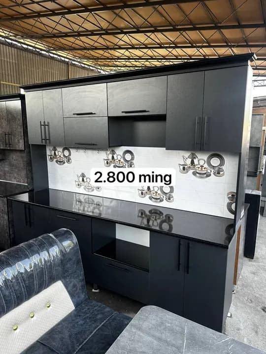 Oshxona shkafi sotiladi Razmeri 240*210 va 200