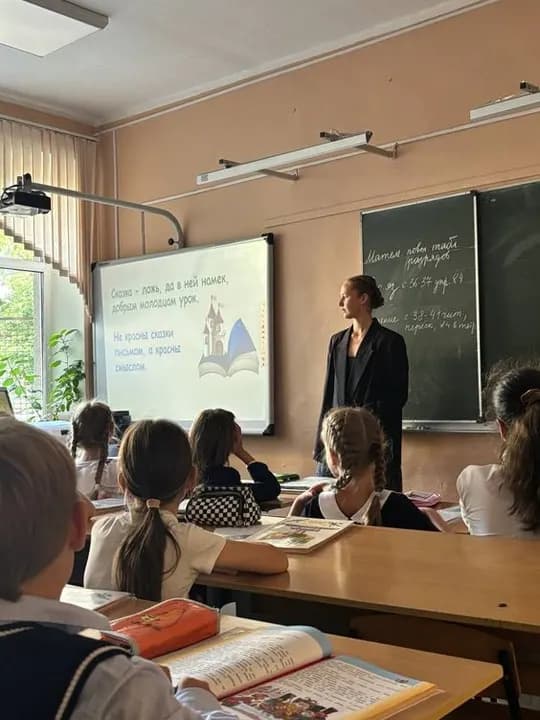 Sim Sim Education is looking for English, Russian, and Arabic language teachers.