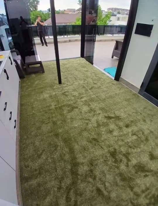 Carpet installation service