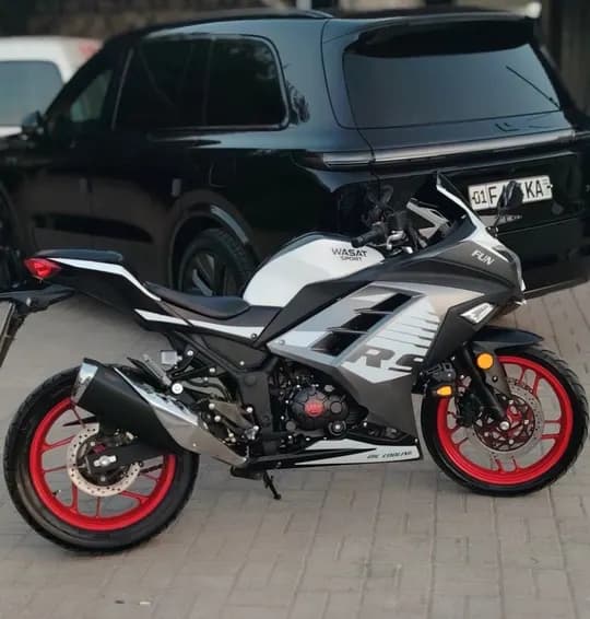 Motorcycle for sale, year 2025, documents available