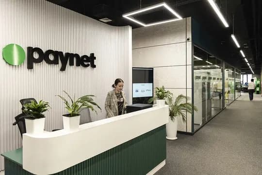 Мы набираем сотрудников в офисы продаж платежных систем и SIM-карт.