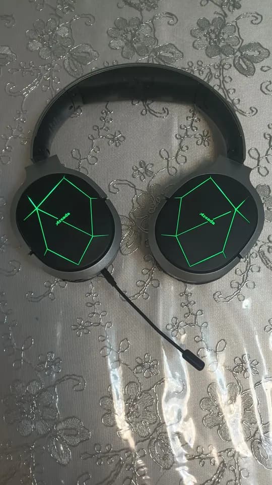 Maiku series wireless gaming headphones