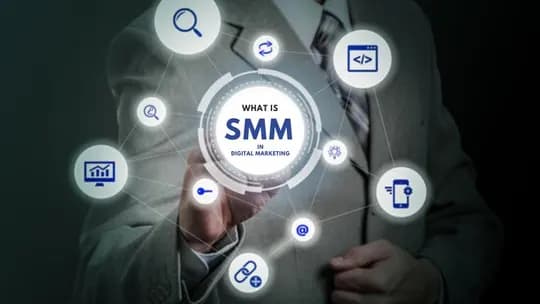 Требуется менеджер по SMM.