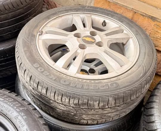 Nexia3 gm R15/185/55 disc balloon, excellent condition $130