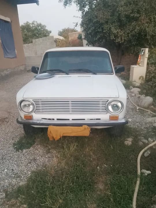 VAZ Lada 2111 car