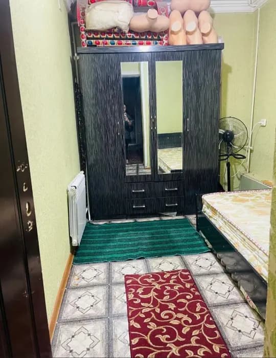 Я сдаю квартиру для девушек в аренду.