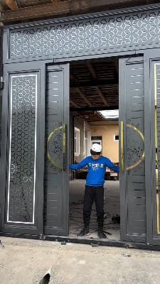Gate
