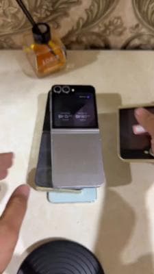 Samsung Galaxy Z Flip6