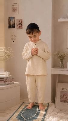Elegance for small hearts.