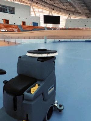 Kärcher cordless floor scrubber