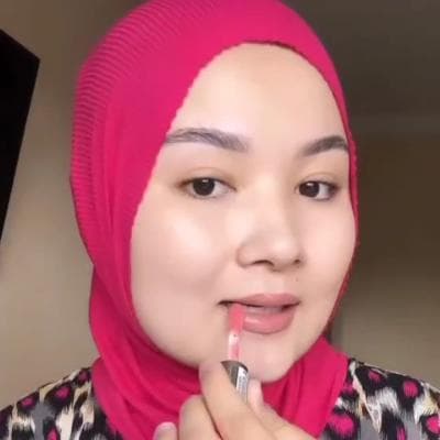 Brand Face Zamira Raimova I am selling advertising cosmetics products